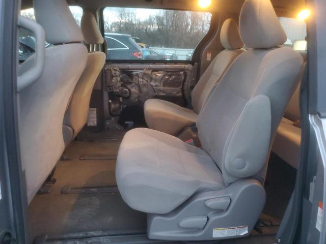 Photo 10 VIN: 5TDZZ3DC2HS795063 - TOYOTA SIENNA 