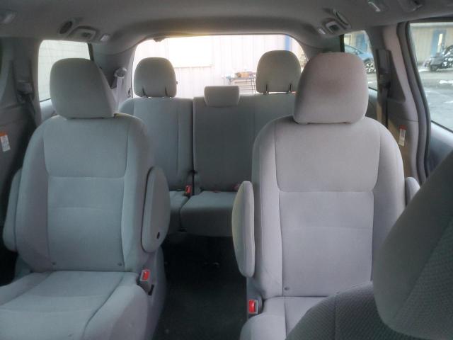 Photo 9 VIN: 5TDZZ3DC2HS795063 - TOYOTA SIENNA 