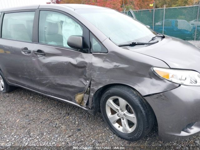 Photo 5 VIN: 5TDZZ3DC2HS818180 - TOYOTA SIENNA 