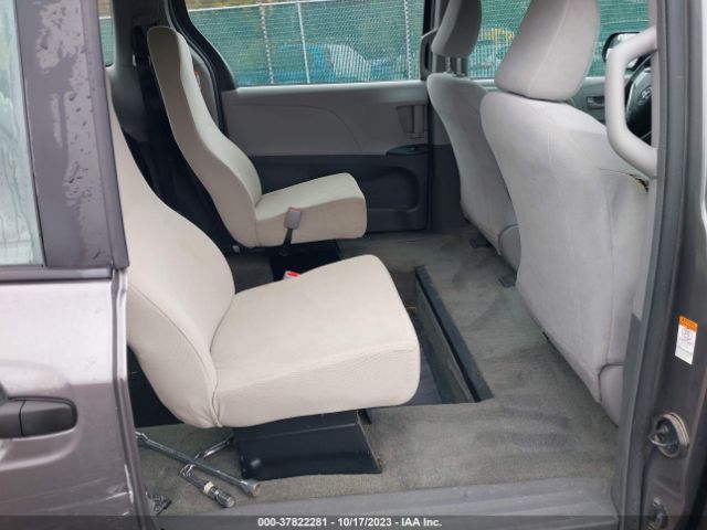 Photo 7 VIN: 5TDZZ3DC2HS818180 - TOYOTA SIENNA 