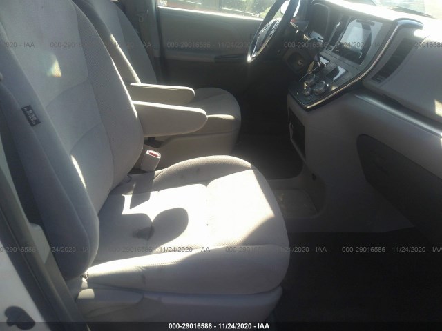 Photo 4 VIN: 5TDZZ3DC2HS844651 - TOYOTA SIENNA 