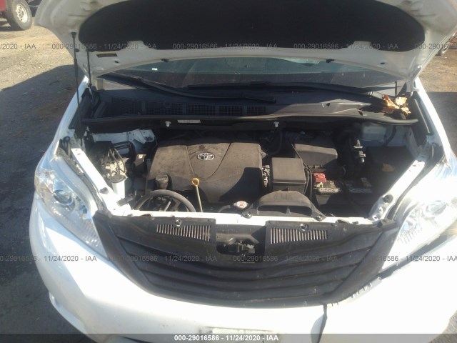 Photo 9 VIN: 5TDZZ3DC2HS844651 - TOYOTA SIENNA 