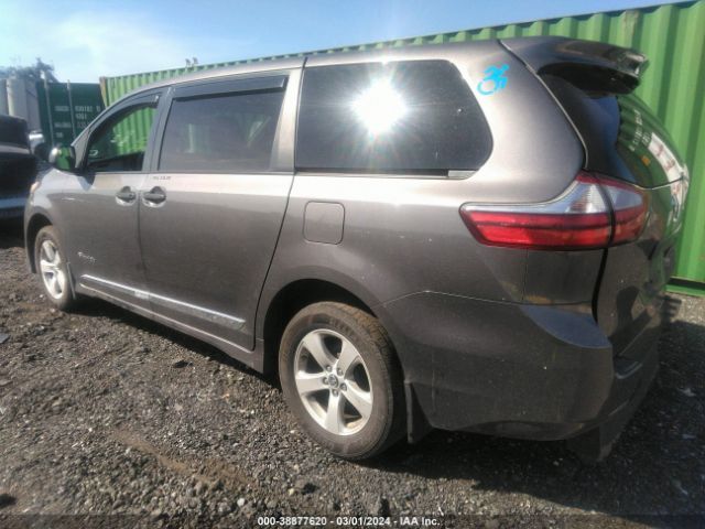 Photo 2 VIN: 5TDZZ3DC2KS982794 - TOYOTA SIENNA 