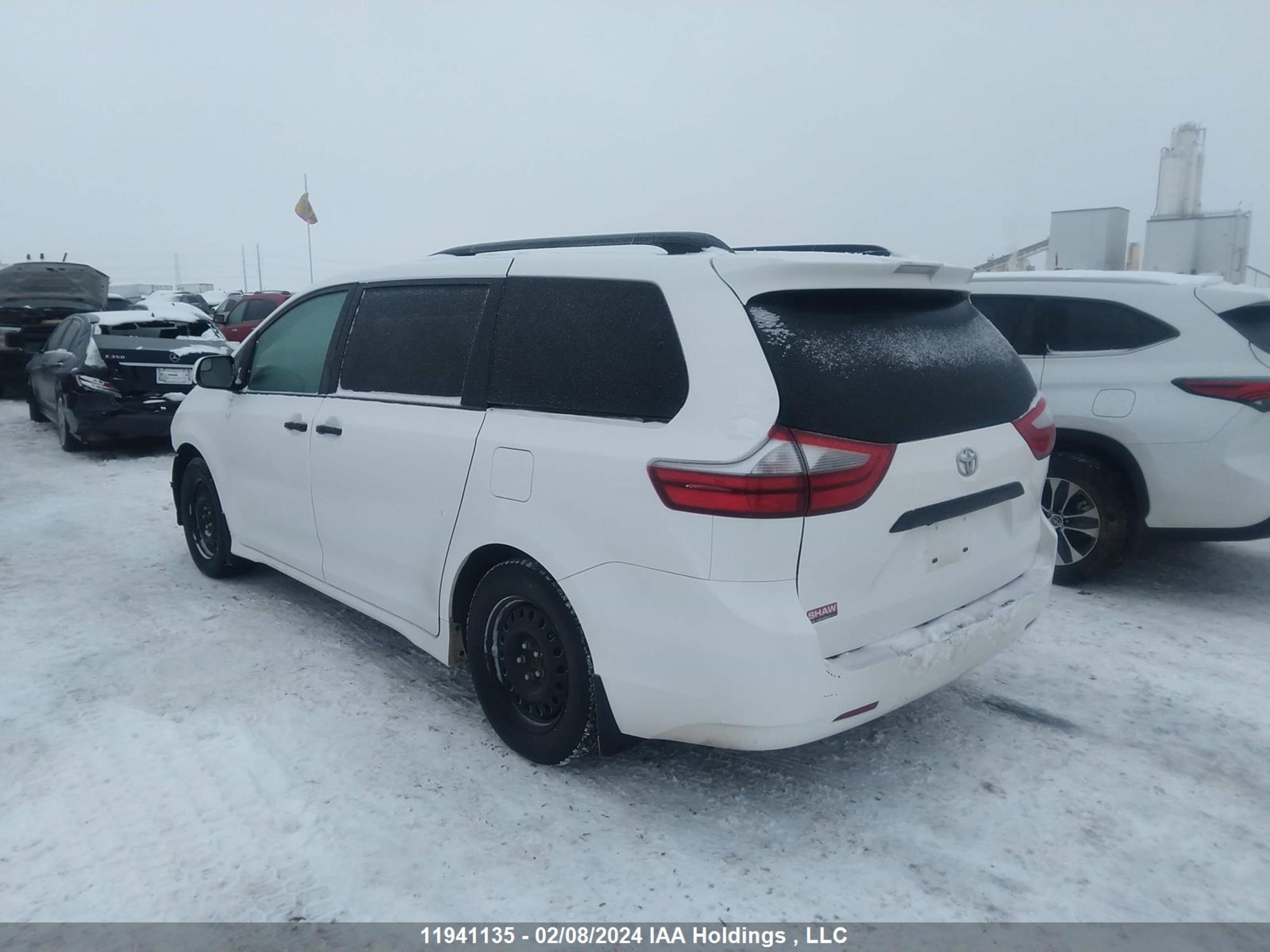 Photo 2 VIN: 5TDZZ3DC2LS022036 - TOYOTA SIENNA 