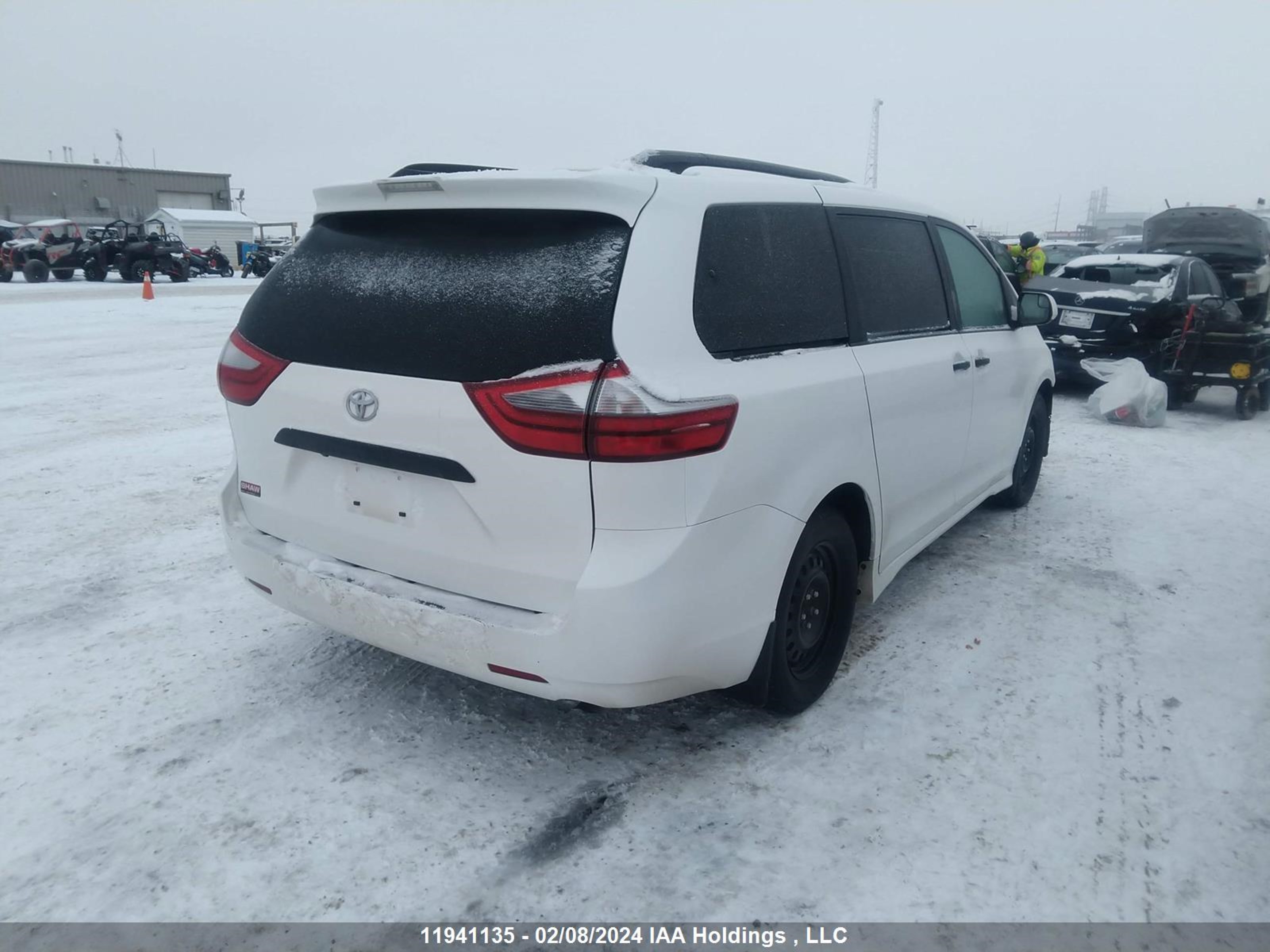 Photo 3 VIN: 5TDZZ3DC2LS022036 - TOYOTA SIENNA 