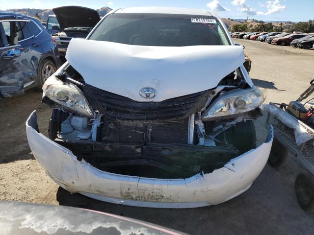 Photo 4 VIN: 5TDZZ3DC3HS776294 - TOYOTA SIENNA 