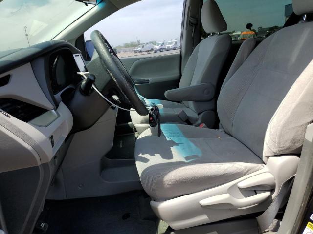 Photo 6 VIN: 5TDZZ3DC3HS795668 - TOYOTA SIENNA 