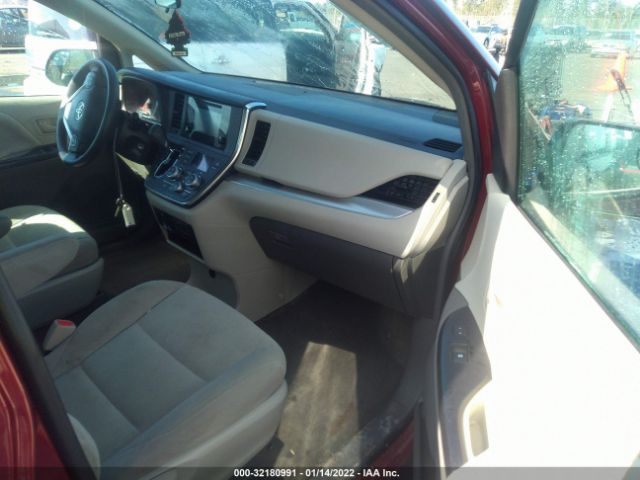 Photo 4 VIN: 5TDZZ3DC3HS885953 - TOYOTA SIENNA 