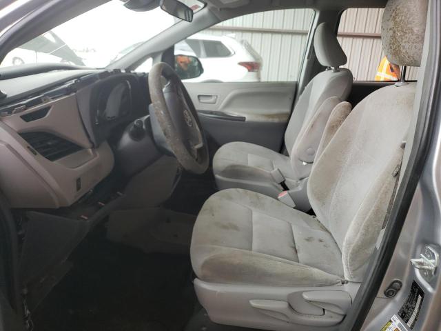 Photo 6 VIN: 5TDZZ3DC3JS949690 - TOYOTA SIENNA L 