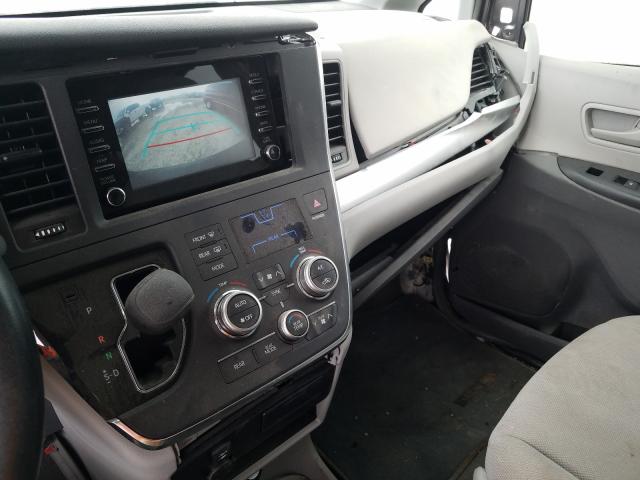 Photo 8 VIN: 5TDZZ3DC3KS978799 - TOYOTA SIENNA 