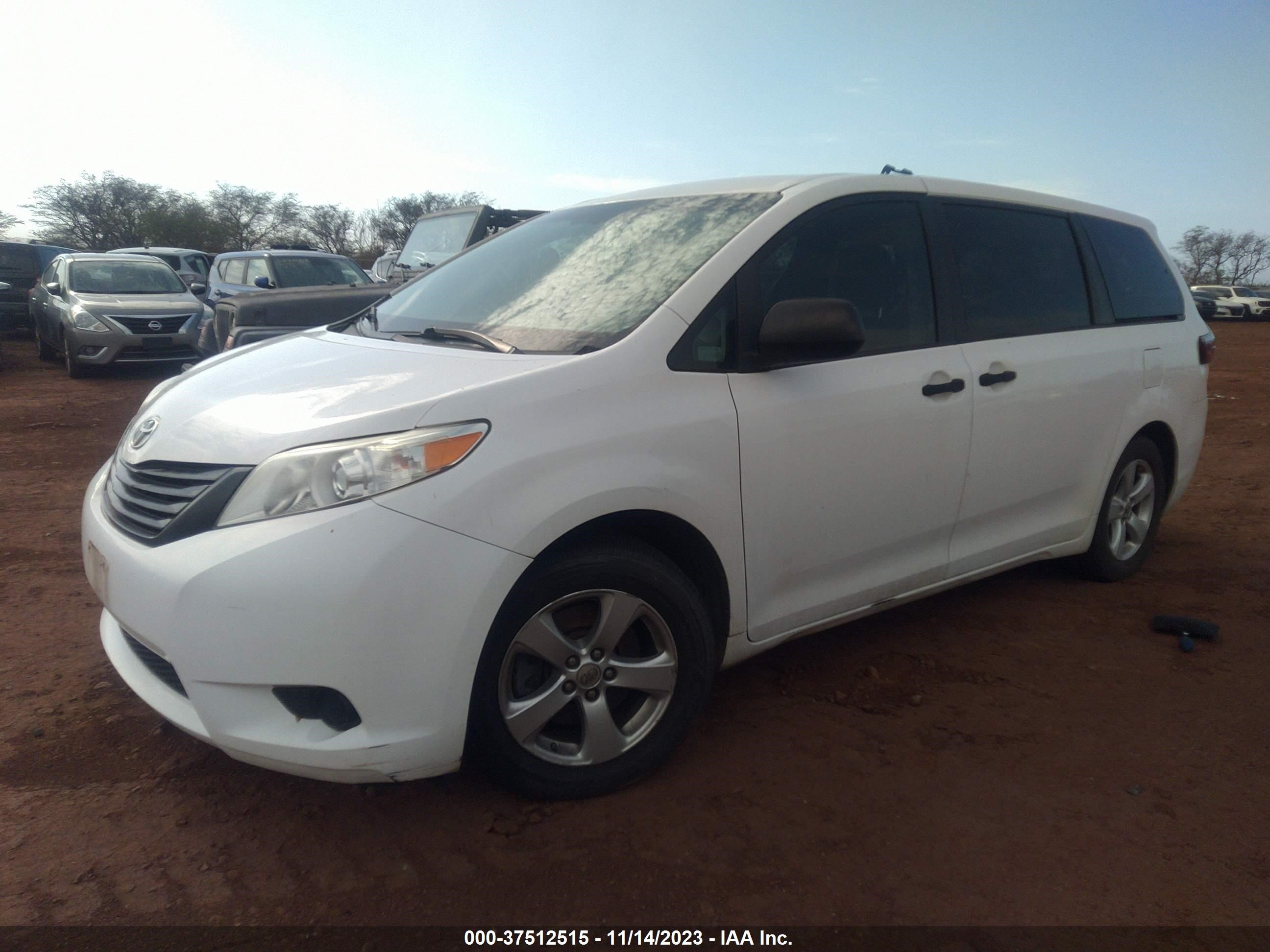 Photo 1 VIN: 5TDZZ3DC4HS799616 - TOYOTA SIENNA 