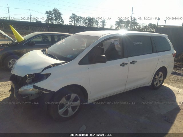 Photo 1 VIN: 5TDZZ3DC4HS801431 - TOYOTA SIENNA 