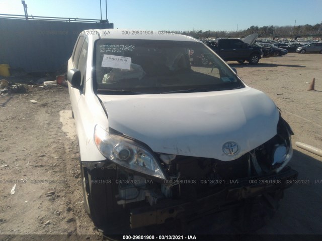 Photo 5 VIN: 5TDZZ3DC4HS801431 - TOYOTA SIENNA 