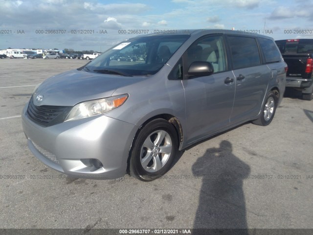 Photo 1 VIN: 5TDZZ3DC4HS891129 - TOYOTA SIENNA 