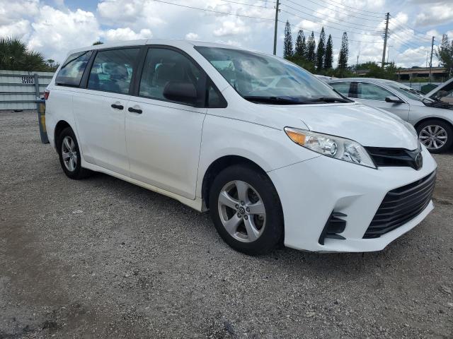 Photo 3 VIN: 5TDZZ3DC4JS963419 - TOYOTA SIENNA 