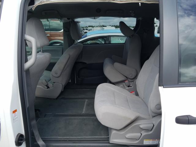 Photo 5 VIN: 5TDZZ3DC4KS003373 - TOYOTA SIENNA 