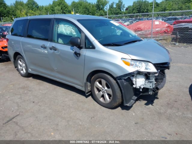 Photo 0 VIN: 5TDZZ3DC4KS003826 - TOYOTA SIENNA 