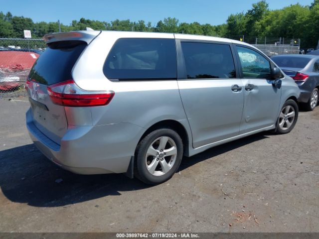 Photo 3 VIN: 5TDZZ3DC4KS003826 - TOYOTA SIENNA 