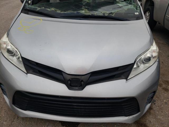 Photo 10 VIN: 5TDZZ3DC5JS937010 - TOYOTA SIENNA 