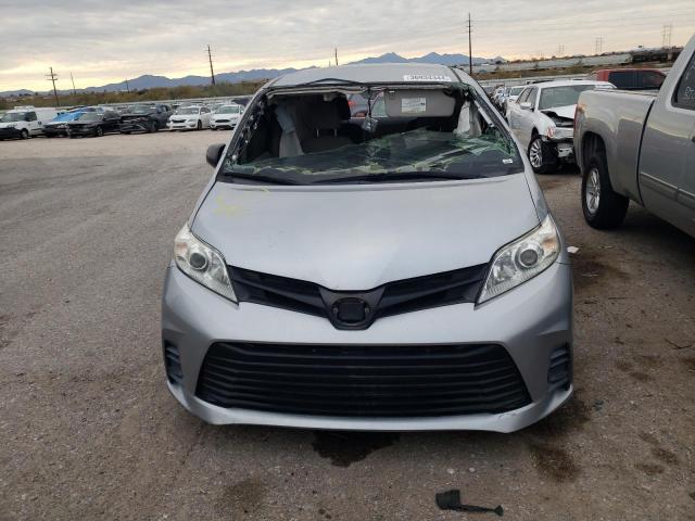 Photo 4 VIN: 5TDZZ3DC5JS937010 - TOYOTA SIENNA 