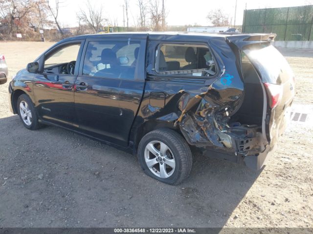 Photo 2 VIN: 5TDZZ3DC5LS066578 - TOYOTA SIENNA 