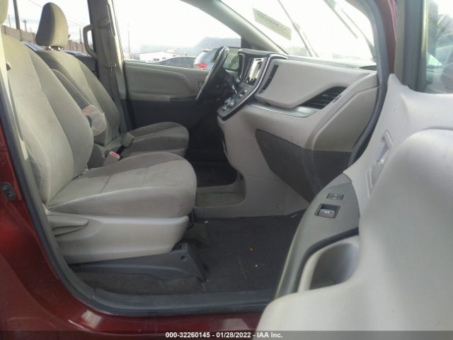 Photo 4 VIN: 5TDZZ3DC6HS834155 - TOYOTA SIENNA 