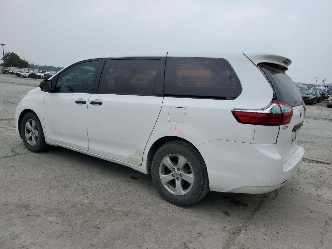 Photo 1 VIN: 5TDZZ3DC6HS860691 - TOYOTA SIENNA 