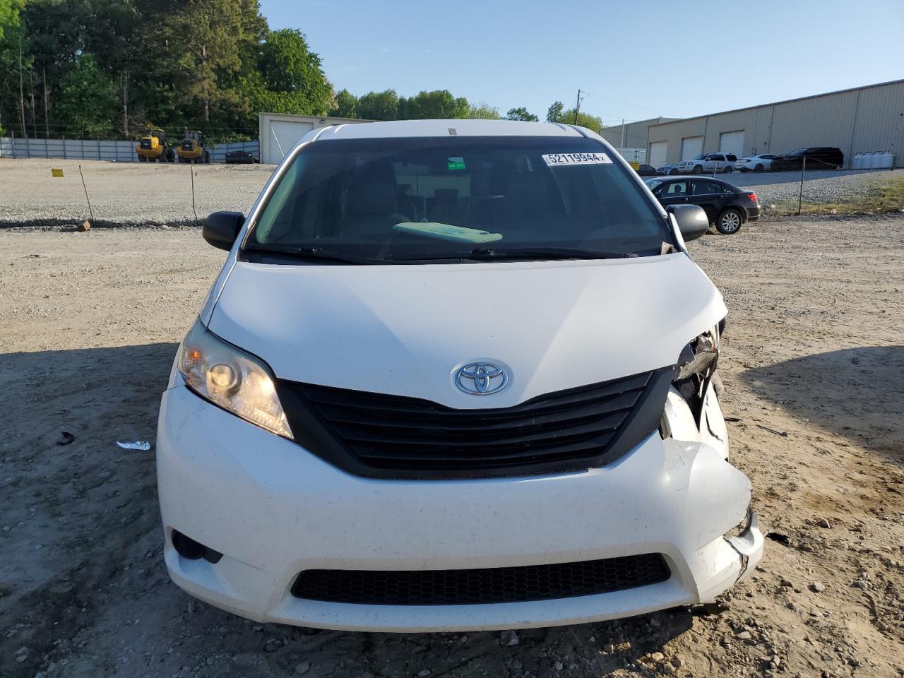 Photo 4 VIN: 5TDZZ3DC6HS872596 - TOYOTA SIENNA 