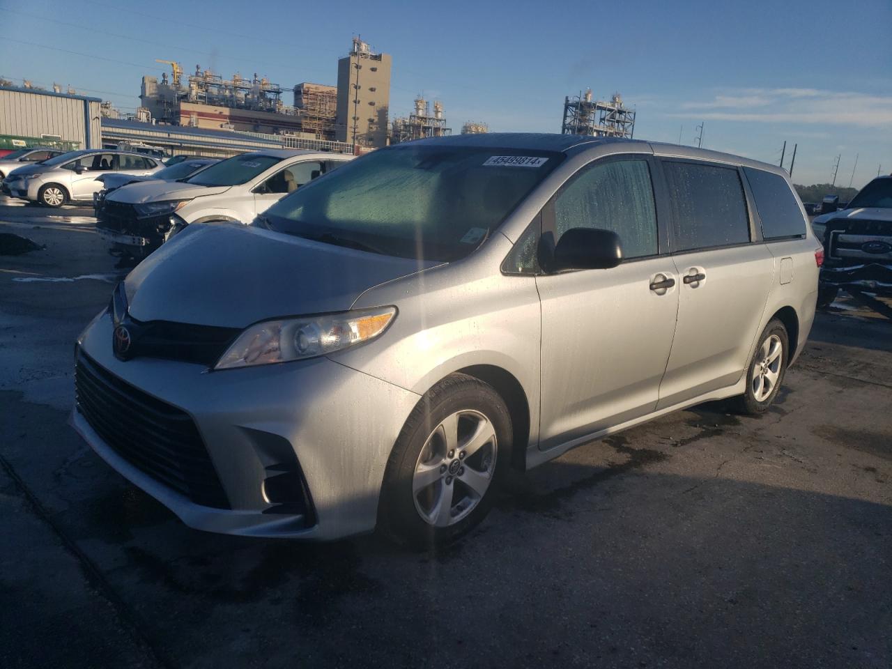 Photo 0 VIN: 5TDZZ3DC6KS001642 - TOYOTA SIENNA 