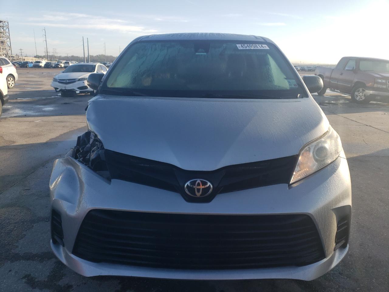 Photo 4 VIN: 5TDZZ3DC6KS001642 - TOYOTA SIENNA 