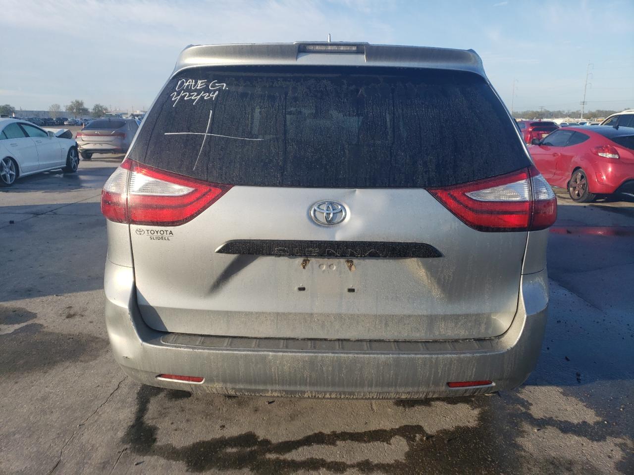 Photo 5 VIN: 5TDZZ3DC6KS001642 - TOYOTA SIENNA 