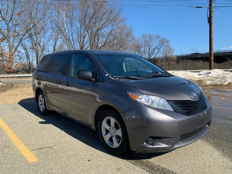 Photo 1 VIN: 5TDZZ3DC7H5810270 - TOYOTA SIENNA 