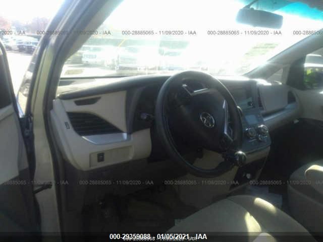 Photo 4 VIN: 5TDZZ3DC7HS795396 - TOYOTA SIENNA 