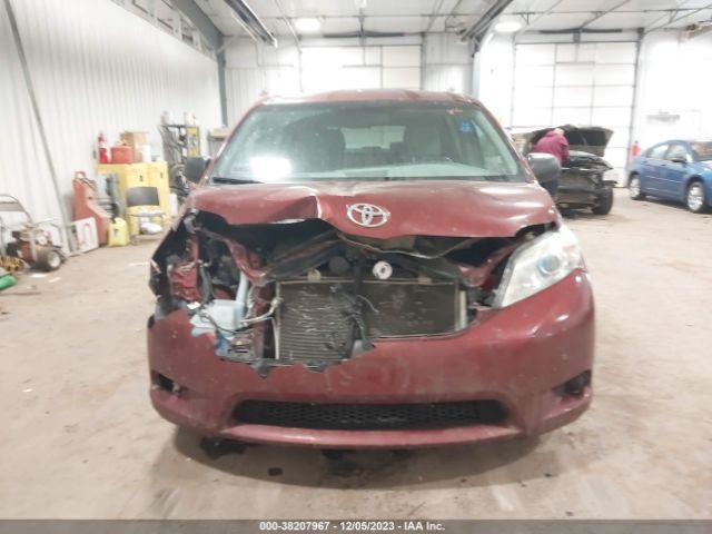 Photo 5 VIN: 5TDZZ3DC8HS798145 - TOYOTA SIENNA 