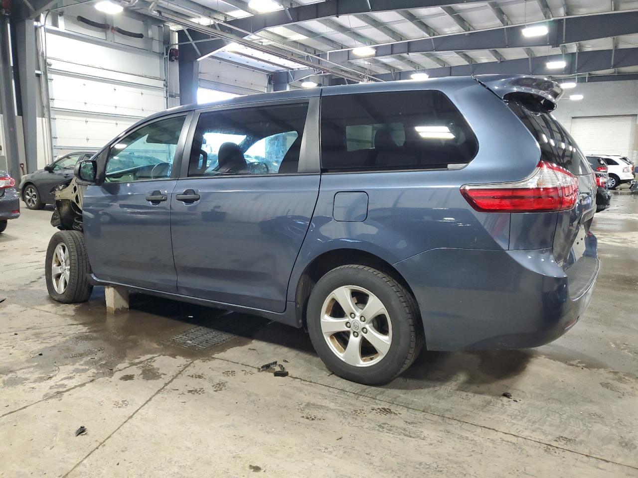 Photo 1 VIN: 5TDZZ3DC8HS815431 - TOYOTA SIENNA 