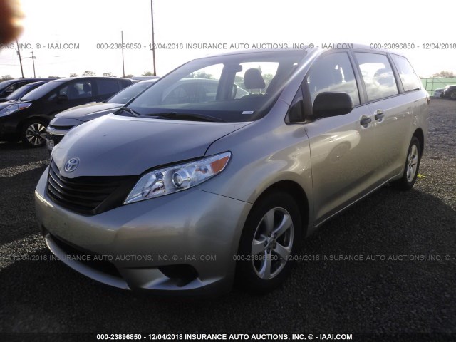 Photo 1 VIN: 5TDZZ3DC8HS894275 - TOYOTA SIENNA 