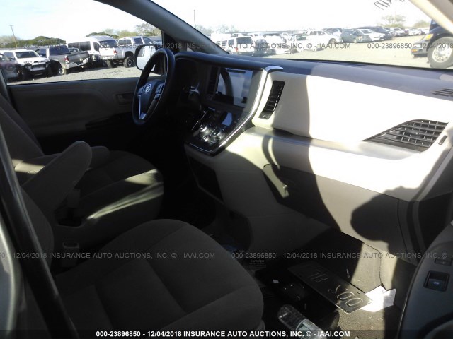 Photo 4 VIN: 5TDZZ3DC8HS894275 - TOYOTA SIENNA 