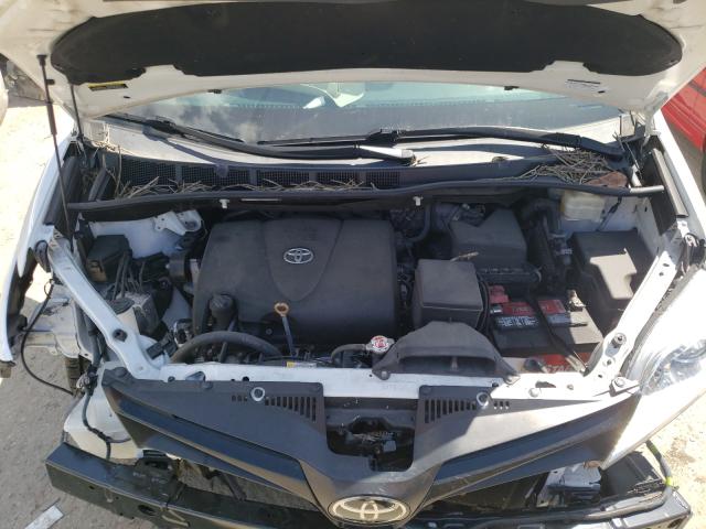 Photo 6 VIN: 5TDZZ3DC8JS901733 - TOYOTA SIENNA L 