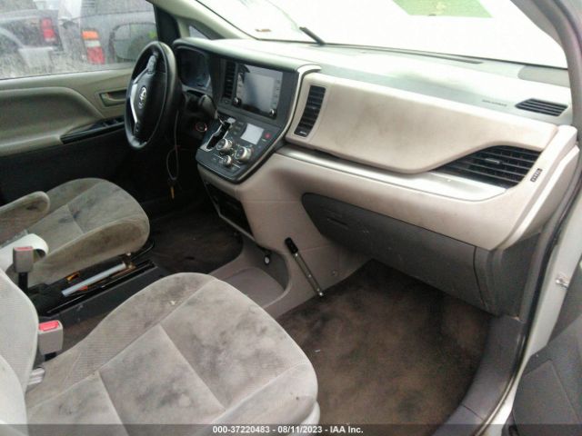 Photo 4 VIN: 5TDZZ3DC8JS918290 - TOYOTA SIENNA 