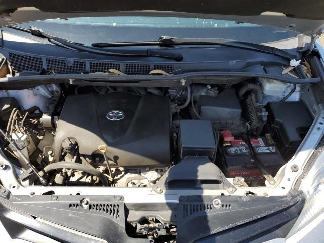 Photo 12 VIN: 5TDZZ3DC8KS985389 - TOYOTA SIENNA 