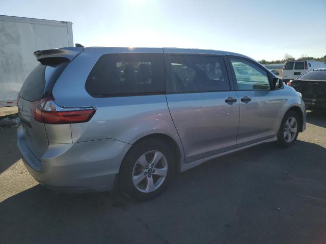 Photo 2 VIN: 5TDZZ3DC8LS025393 - TOYOTA SIENNA 