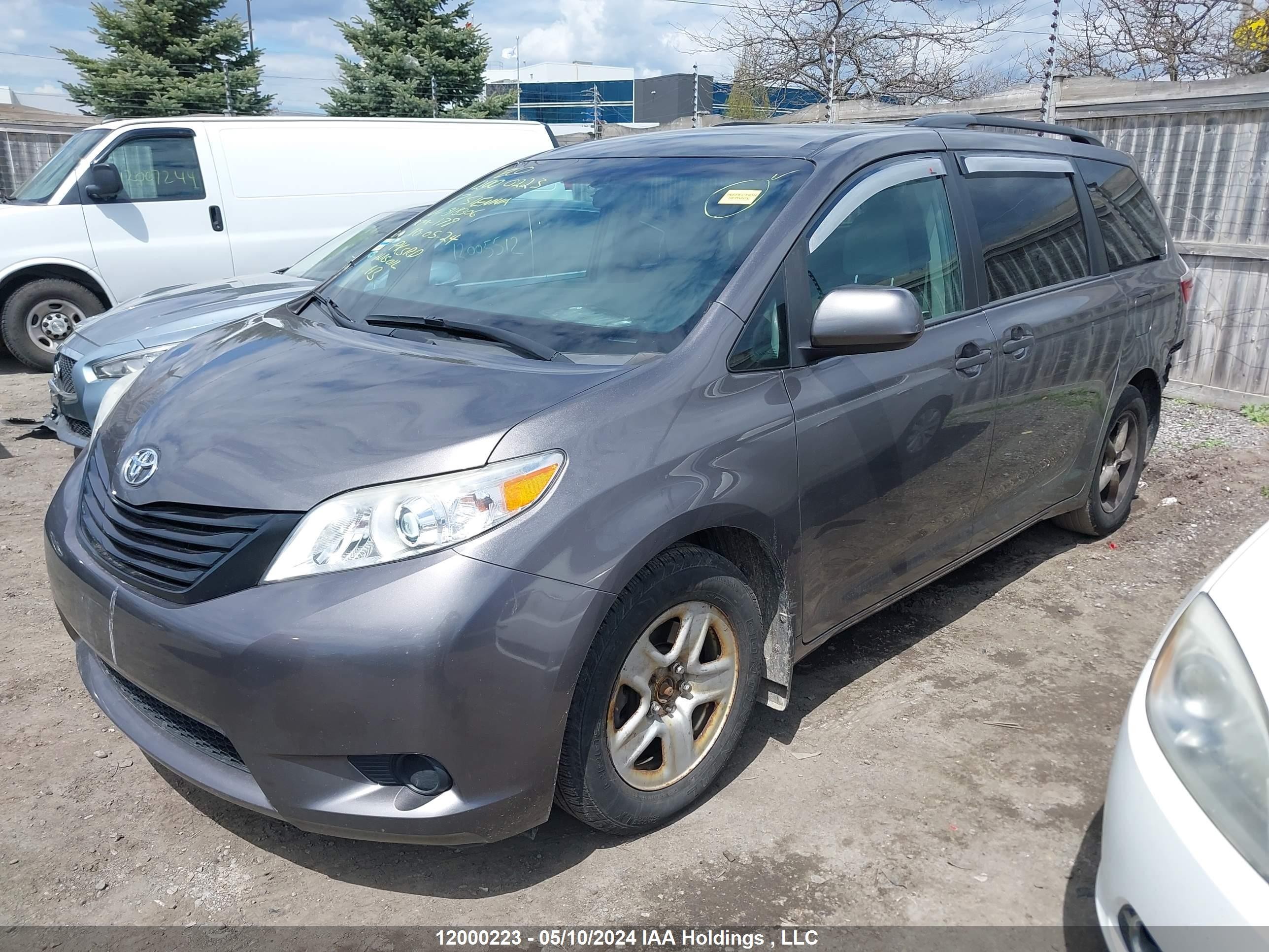 Photo 1 VIN: 5TDZZ3DC9HS818306 - TOYOTA SIENNA 