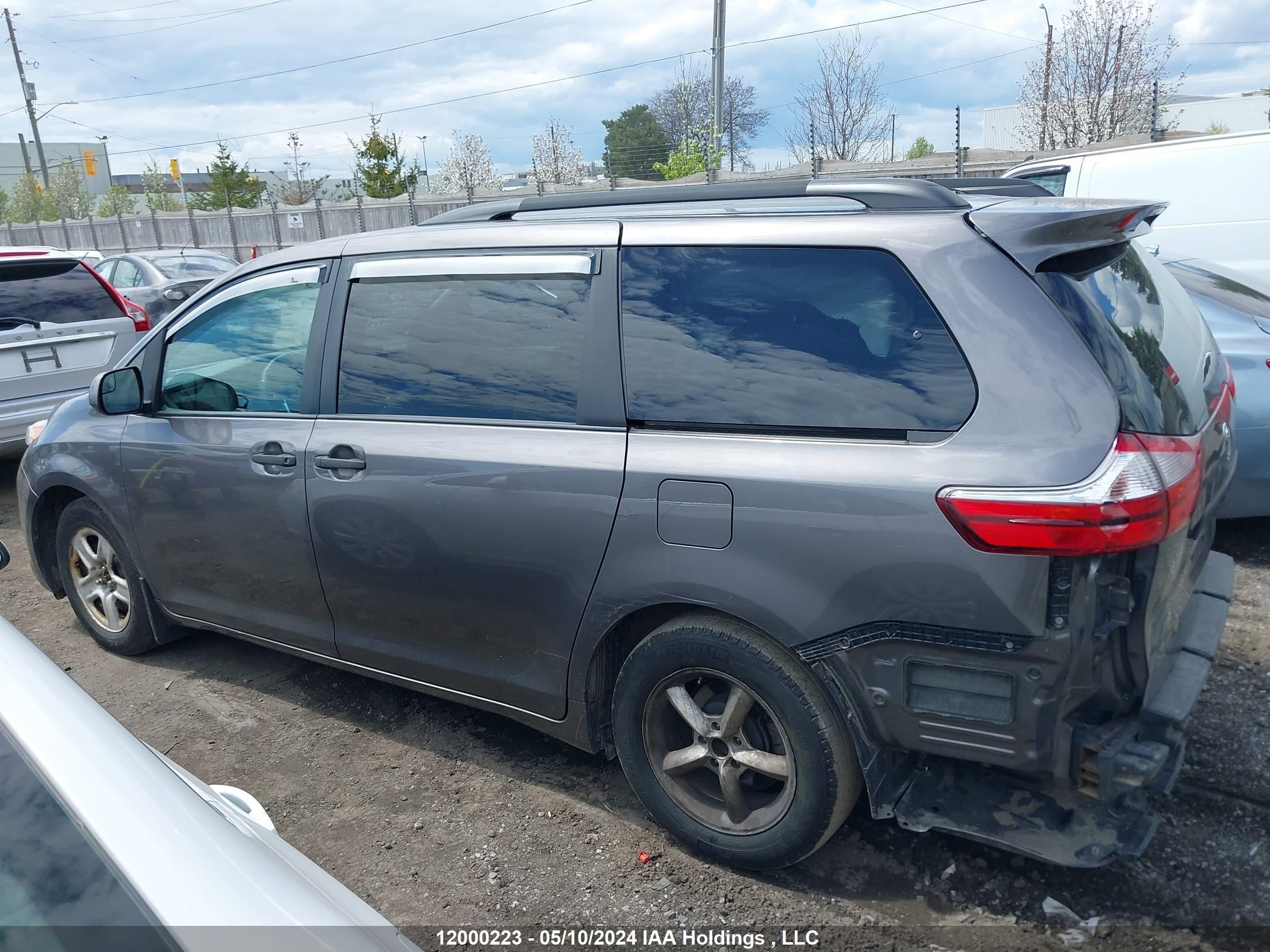 Photo 14 VIN: 5TDZZ3DC9HS818306 - TOYOTA SIENNA 