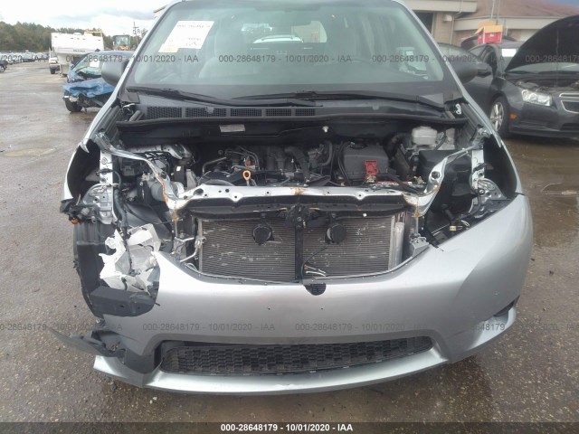 Photo 5 VIN: 5TDZZ3DC9HS820556 - TOYOTA SIENNA 