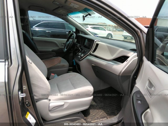 Photo 4 VIN: 5TDZZ3DC9HS887724 - TOYOTA SIENNA 