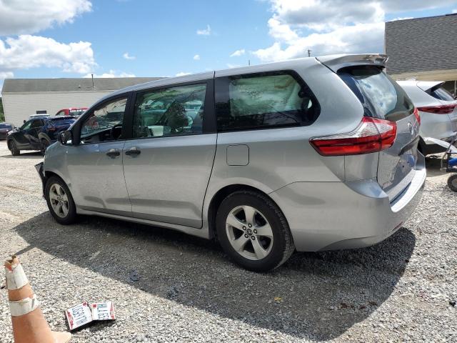 Photo 1 VIN: 5TDZZ3DC9JS933848 - TOYOTA SIENNA 