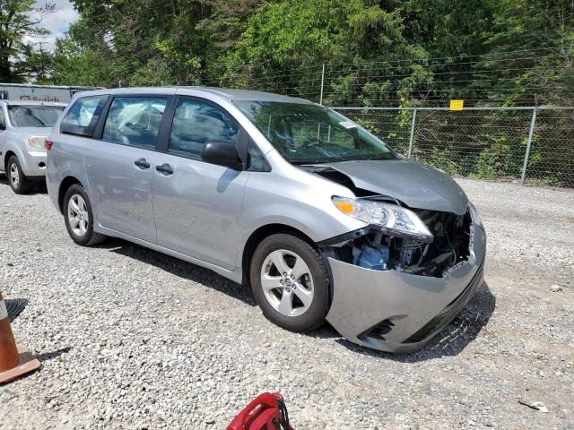 Photo 3 VIN: 5TDZZ3DC9JS933848 - TOYOTA SIENNA 