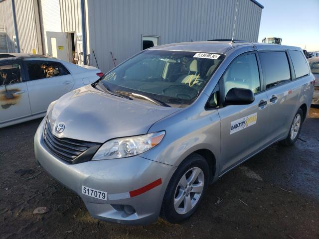 Photo 1 VIN: 5TDZZ3DCXHS807556 - TOYOTA SIENNA 