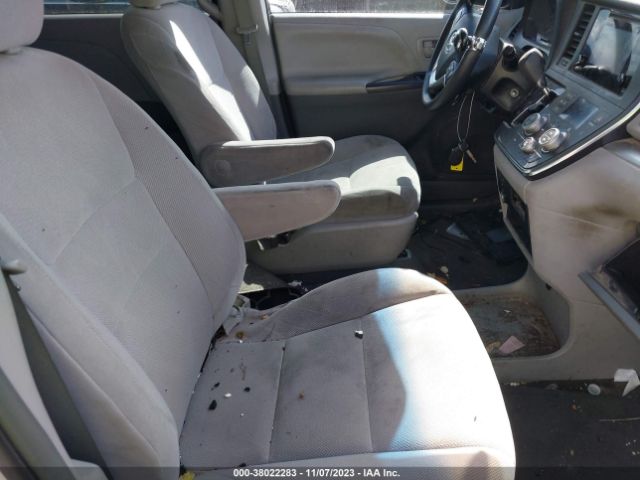 Photo 4 VIN: 5TDZZ3DCXHS852383 - TOYOTA SIENNA 