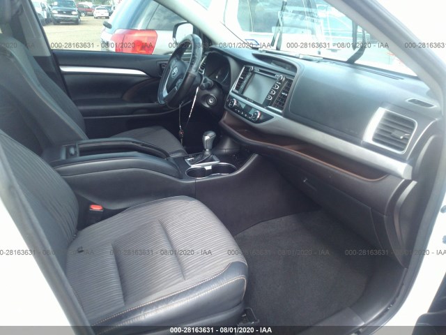 Photo 4 VIN: 5TDZZRFH0JS274442 - TOYOTA HIGHLANDER 